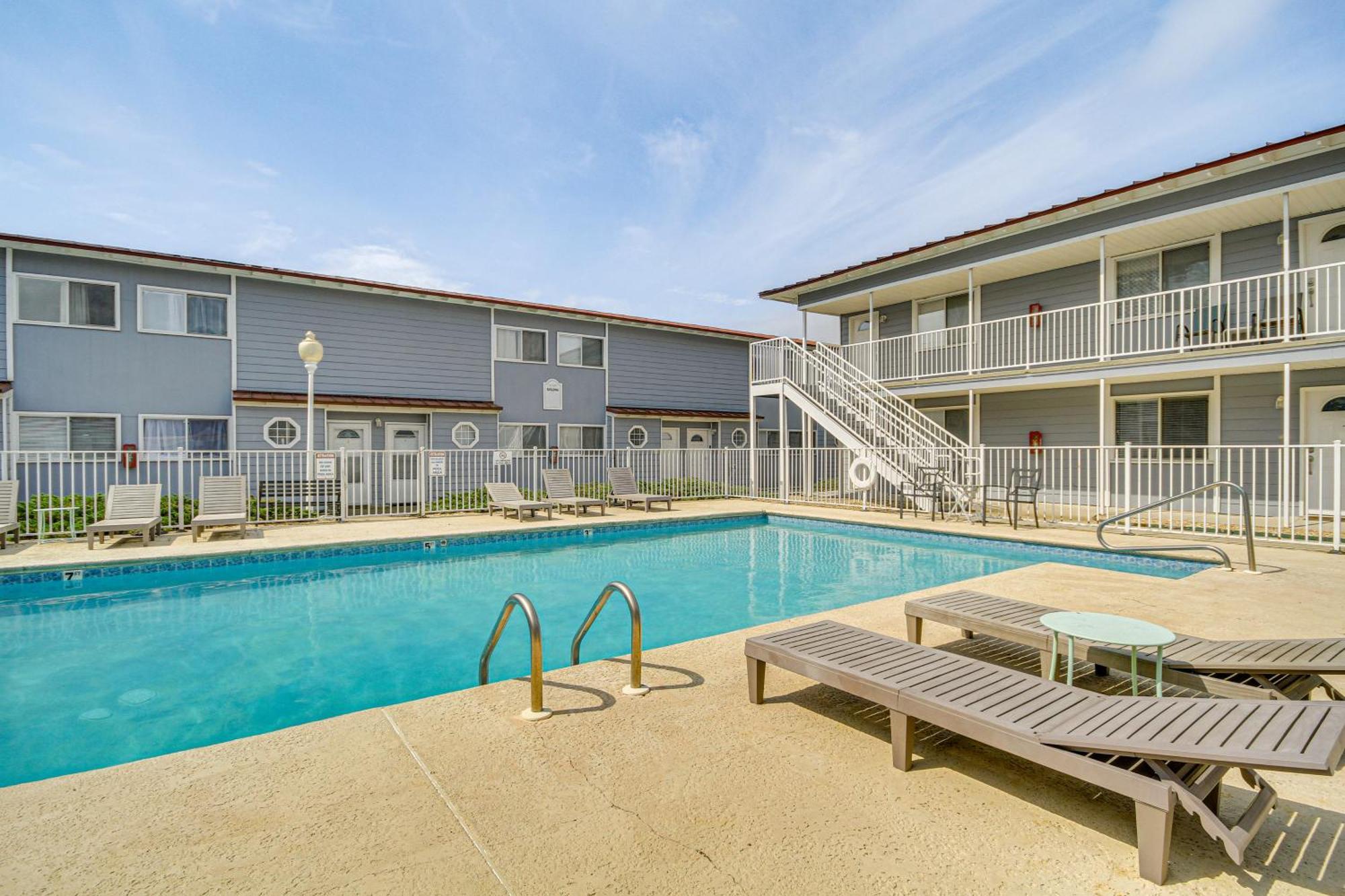 Airy Biloxi Condo With Patio Walk To Beach! Extérieur photo