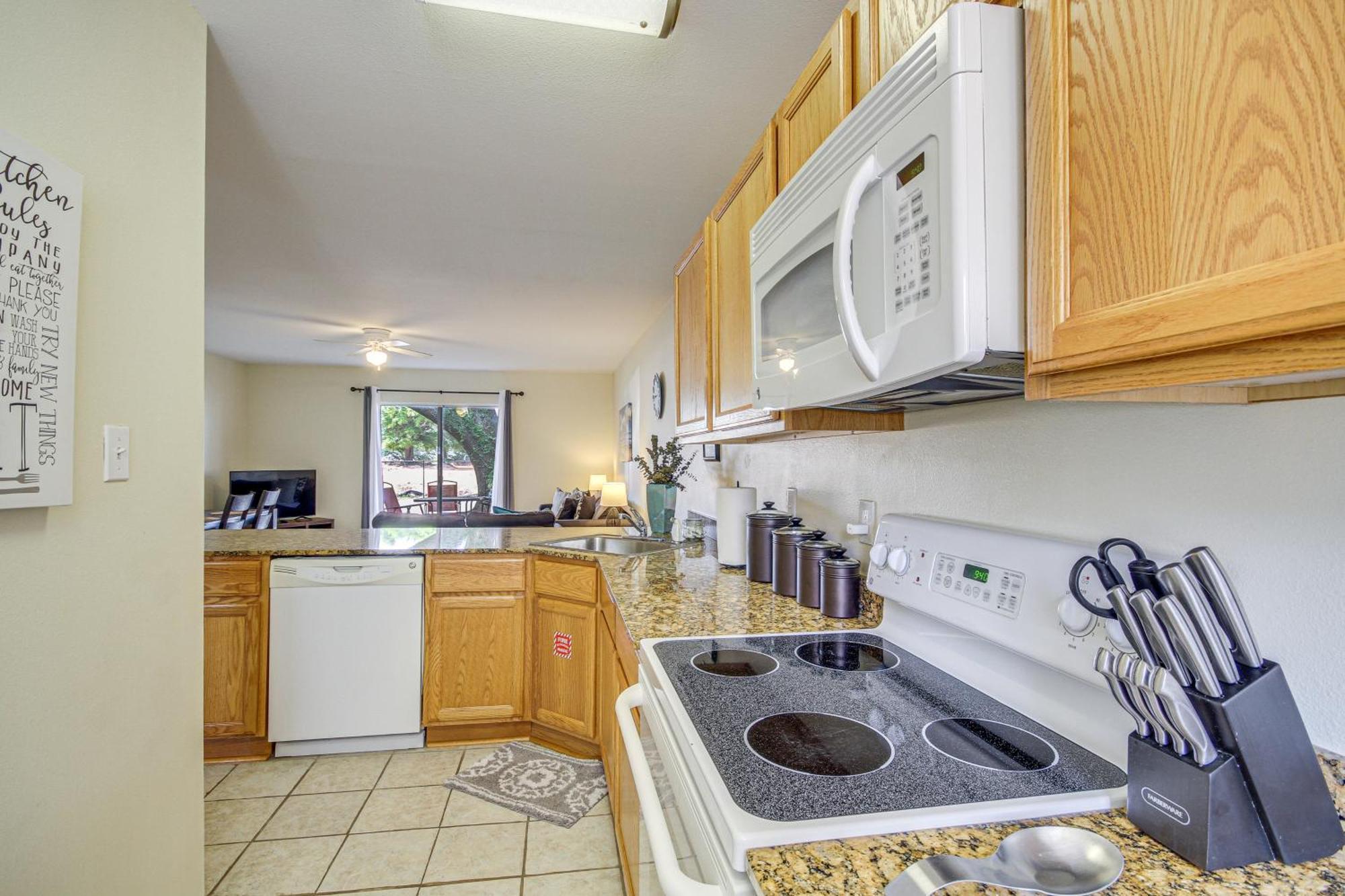 Airy Biloxi Condo With Patio Walk To Beach! Extérieur photo