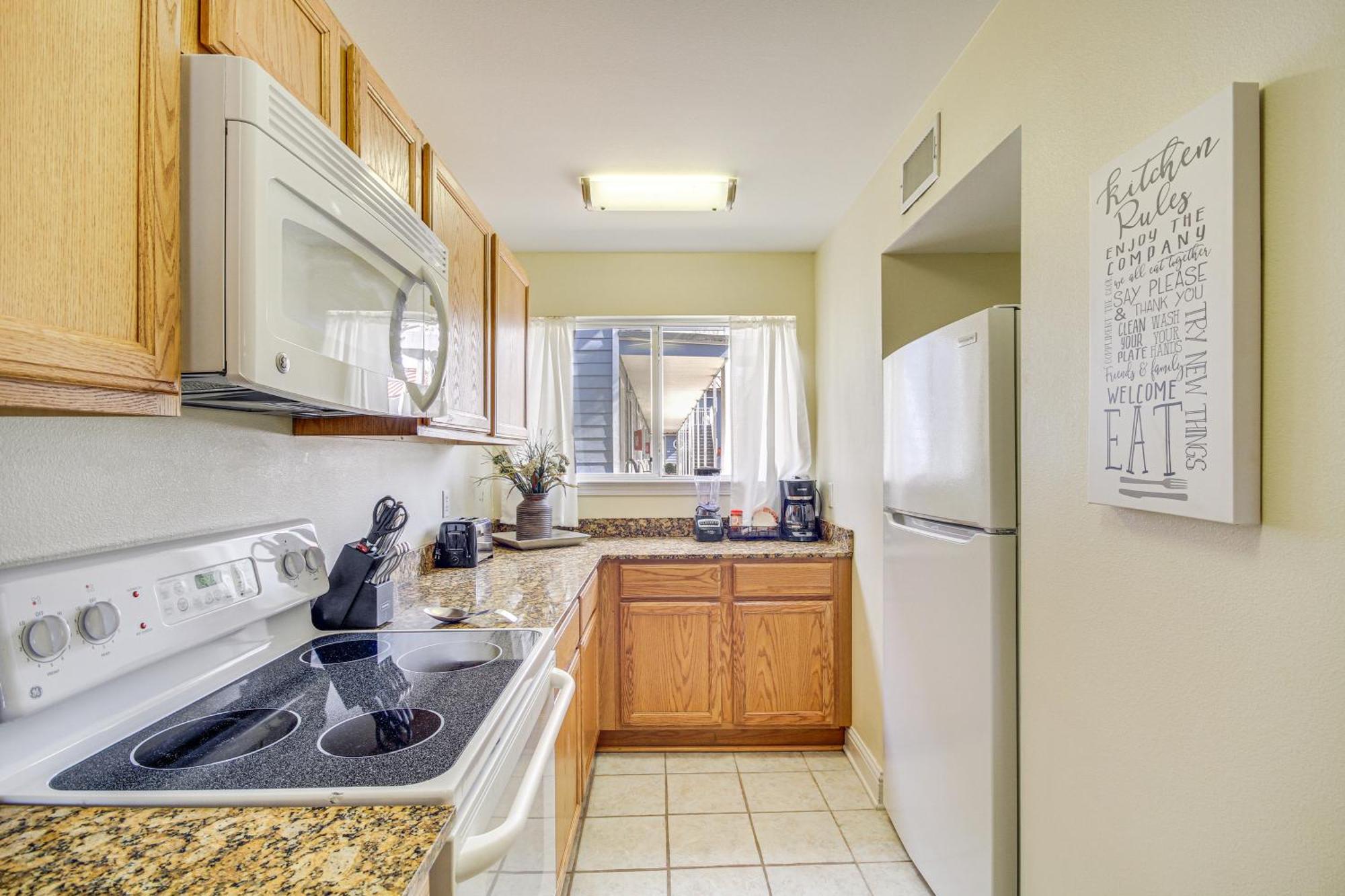 Airy Biloxi Condo With Patio Walk To Beach! Extérieur photo